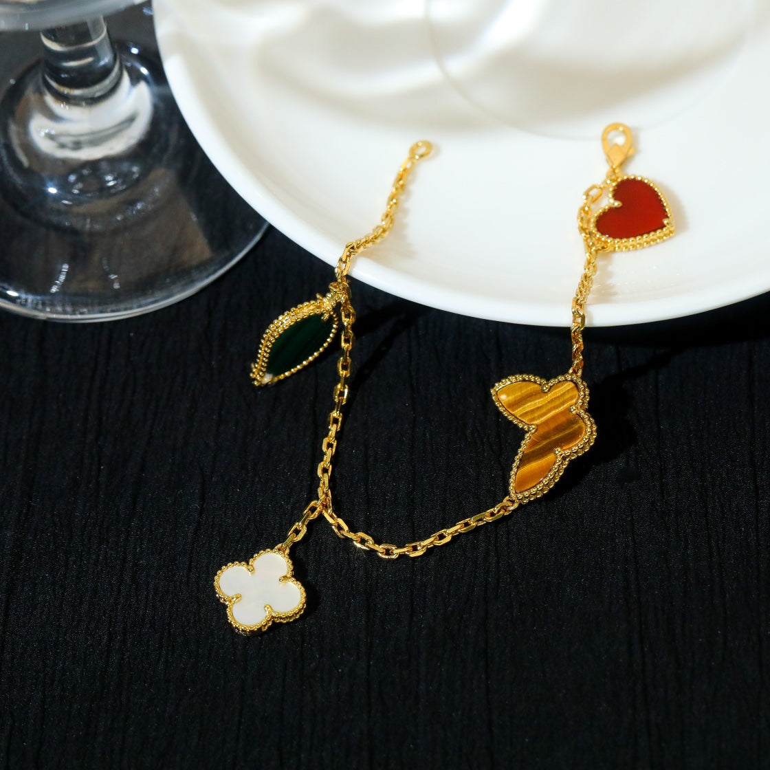 [Garvey ]LUCKY SPRING 5 MOTIF GOLD BRACELET