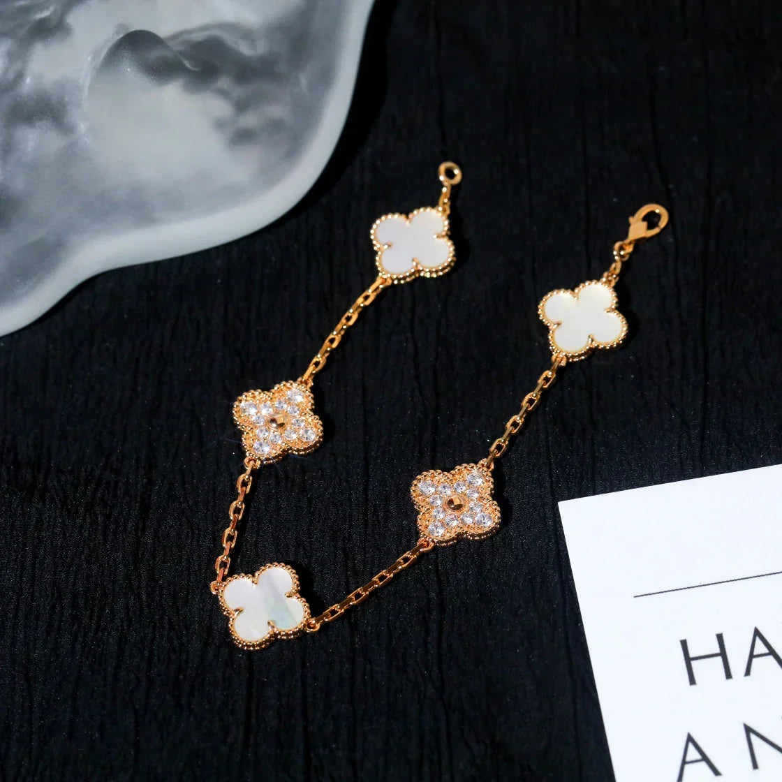 [Garvey ]CLOVER WHITE PEARL MOP 5 MOTIF BRACELET COLLECTION