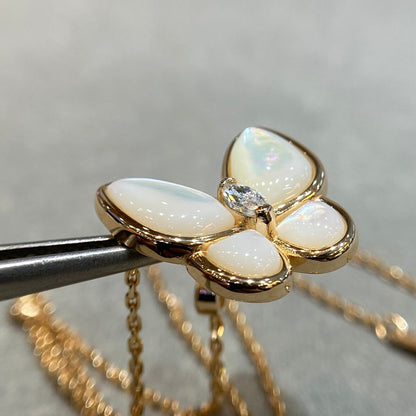 [Garvey ]BUTTERFLY MOP DIAMOND NECKLACE