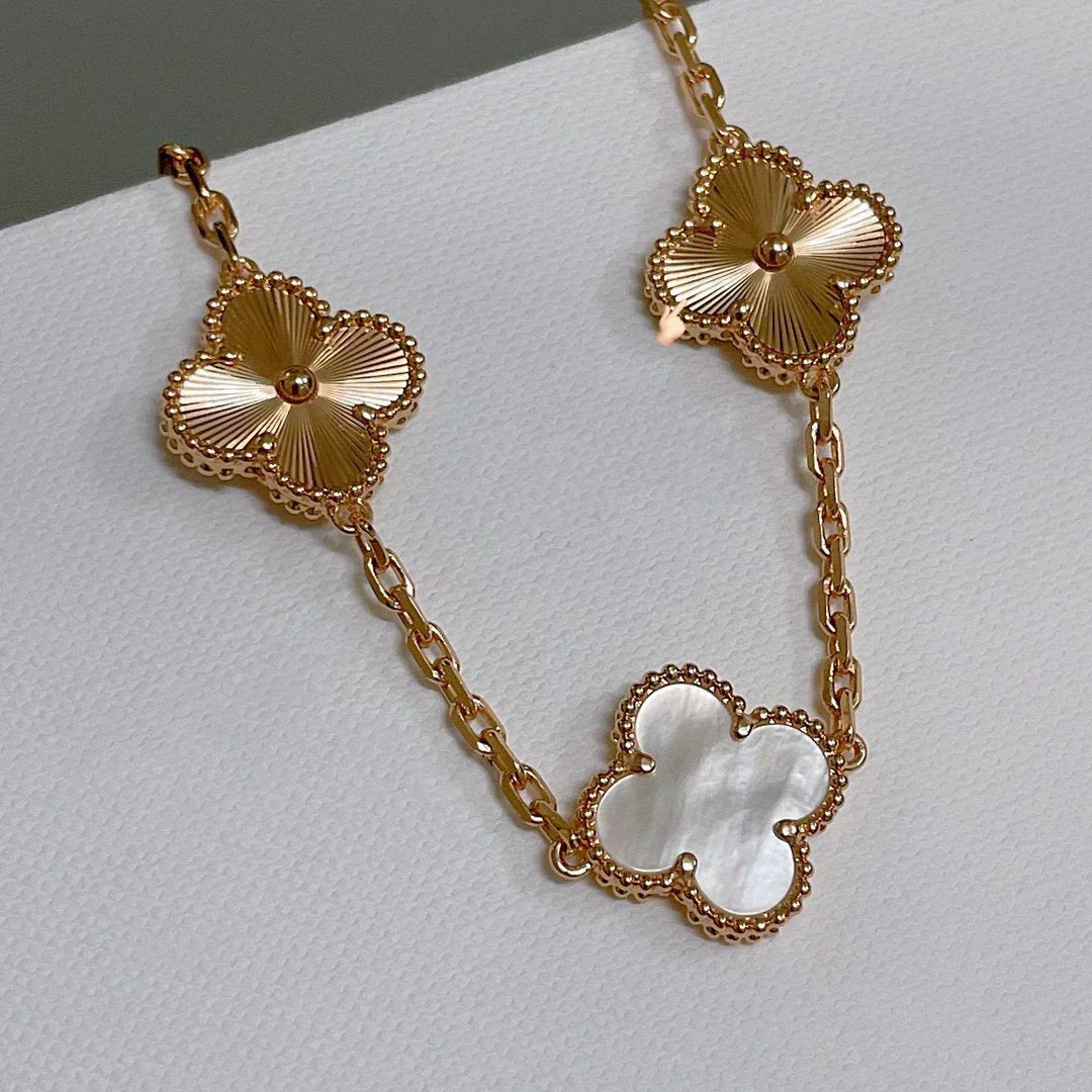 [Garvey ]CLOVER WHITE PEARL MOP 5 MOTIF BRACELET COLLECTION