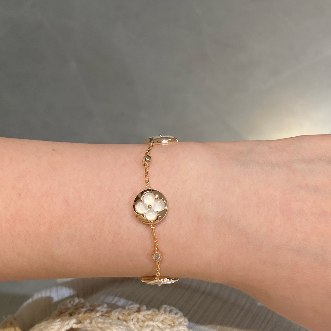 [Garvey]STAR AND SUN 4 MOTIF WHITE MOP ROSE GOLD BRACELET