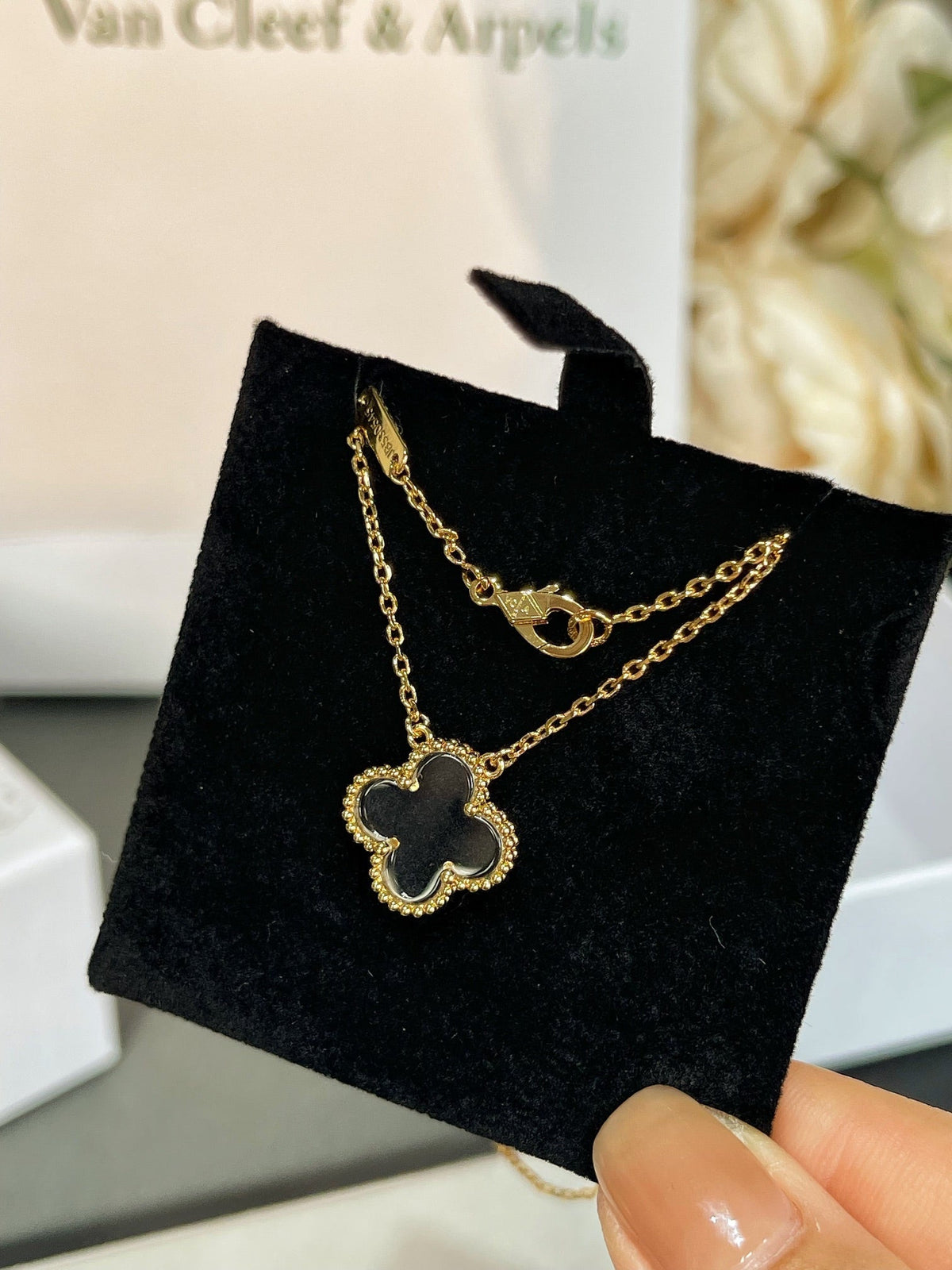 [Garvey ]CLOVER ROCK CRYSTAL ROSE GOLD NECKLACE