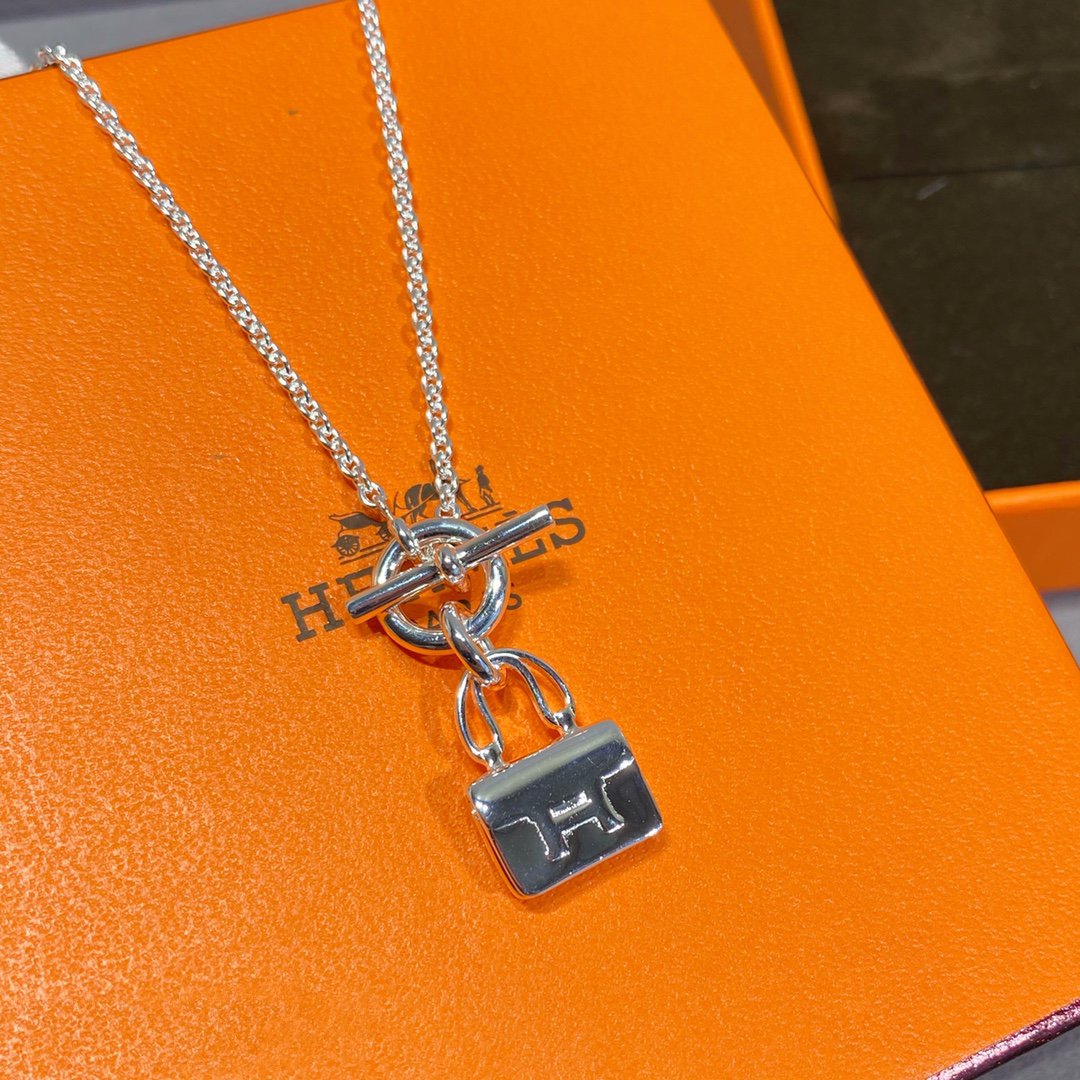 [Garvey ]CONSTANCE PEDANT SILVER NECKLACE