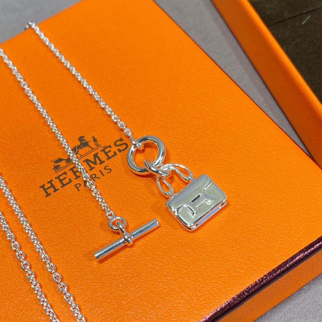 [Garvey ]CONSTANCE PEDANT SILVER NECKLACE