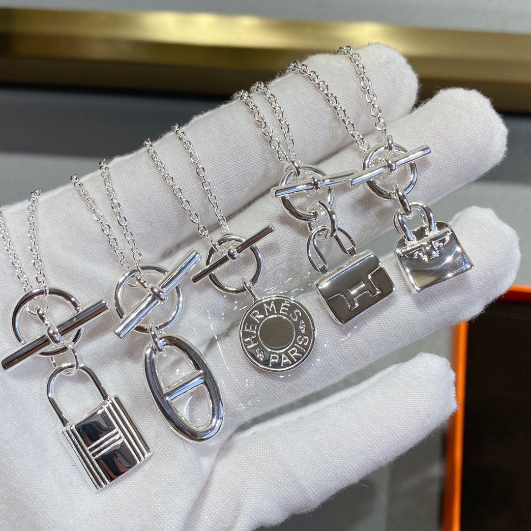 [Garvey ]CONSTANCE PEDANT SILVER NECKLACE