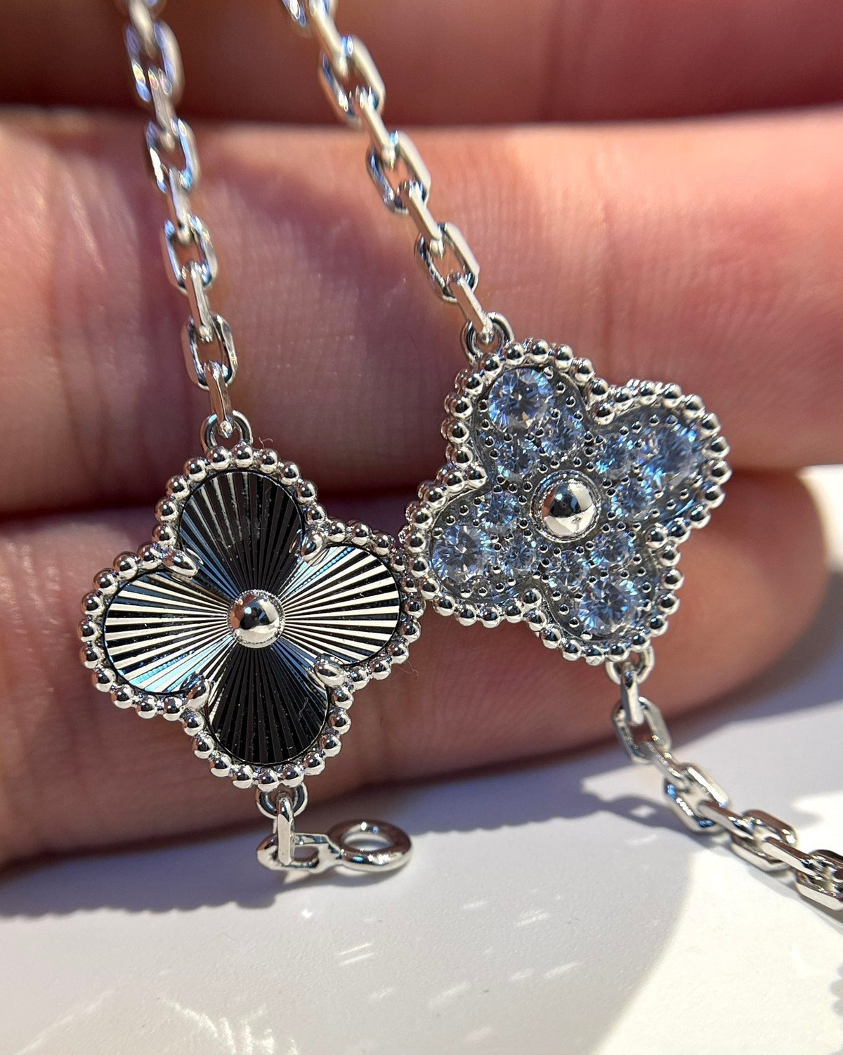[Garvey ] CLOVER 5 MOTIF LASER BRACELET COLLECTION