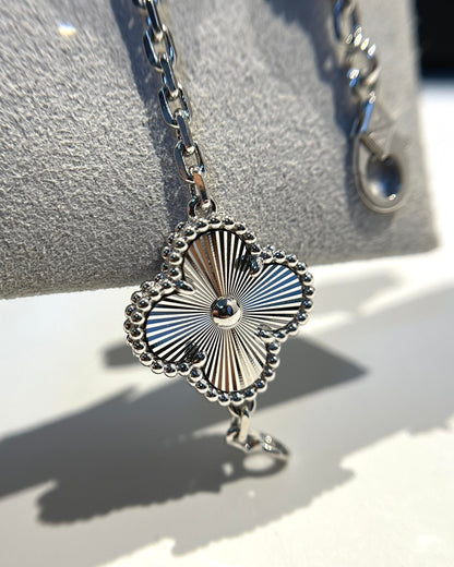 [Garvey ] CLOVER 5 MOTIF LASER BRACELET COLLECTION