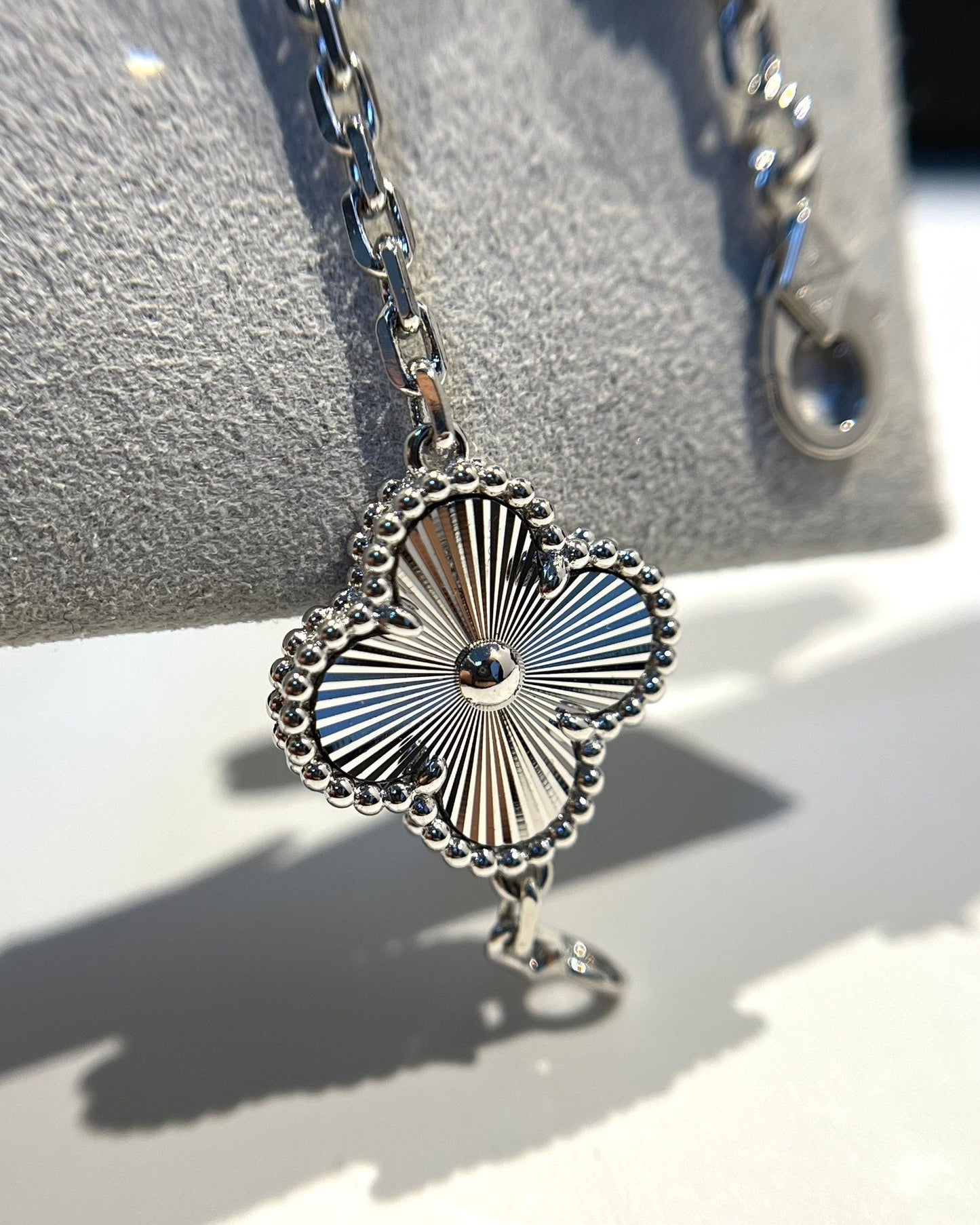 [Garvey]LUCKY CLOVER 5-MOTIF BRACELET - LASER COLLECTION