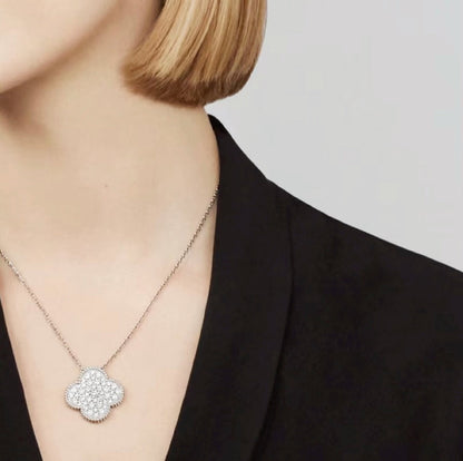 [Garvey ]CLOVER 25MM LARGE PENDANT DIAMOND PAVED SILVER NECKLACE