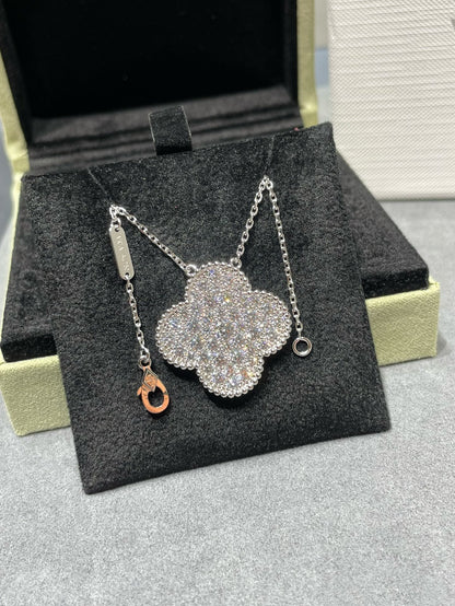 [Garvey ]CLOVER 25MM LARGE PENDANT DIAMOND PAVED SILVER NECKLACE