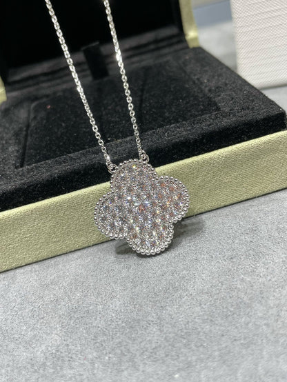 [Garvey ]CLOVER 25MM LARGE PENDANT DIAMOND PAVED SILVER NECKLACE