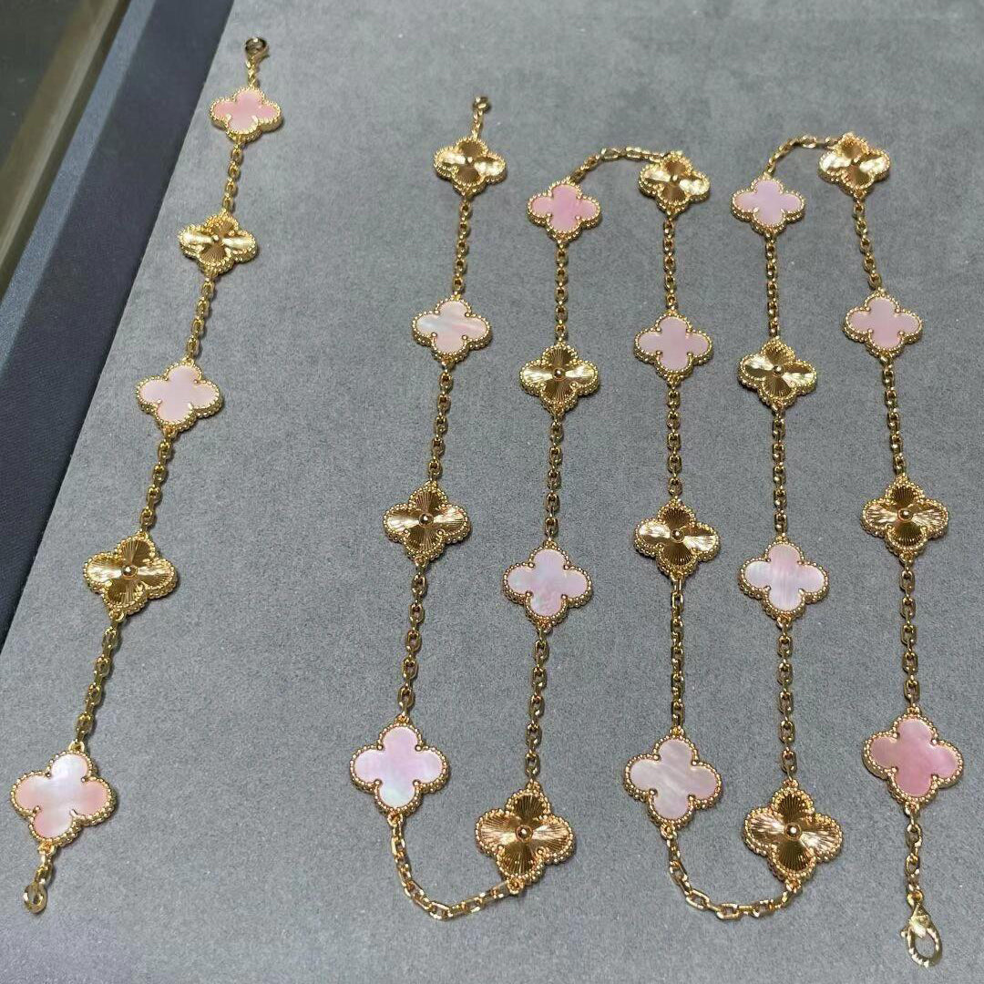 [Garvey ]CLOVER 20 MOTIFS LASER PINK MOP NECKLACE