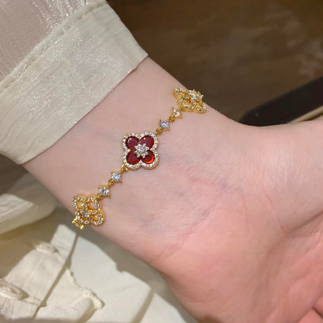 [Garvey ]CLOVER 5 MOTIF PINK BLUE RED WHITE BRACELET