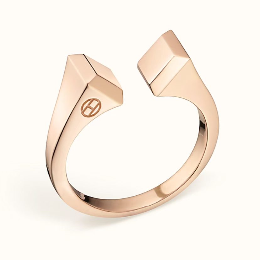 [Garvey]THE CONE RIVET RING IS OPEN AND ONE SIZE FITS ALL