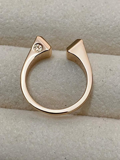 [Garvey]THE CONE RIVET RING IS OPEN AND ONE SIZE FITS ALL
