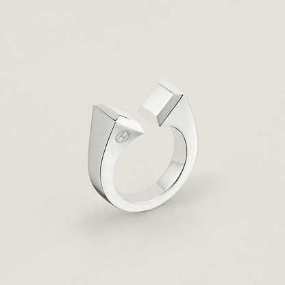 [Garvey]THE CONE RIVET RING IS OPEN AND ONE SIZE FITS ALL