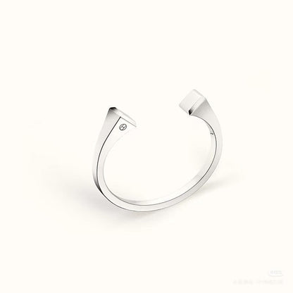 [Garvey]CLOU DE FORGE SQUARE CONE STUDS OPEN CUFF ONE SIZE