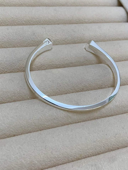 [Garvey]CLOU DE FORGE SQUARE CONE STUDS OPEN CUFF ONE SIZE