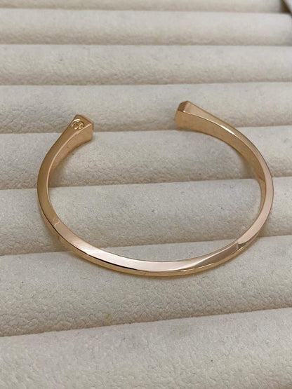 [Garvey]CLOU DE FORGE SQUARE CONE STUDS OPEN CUFF ONE SIZE