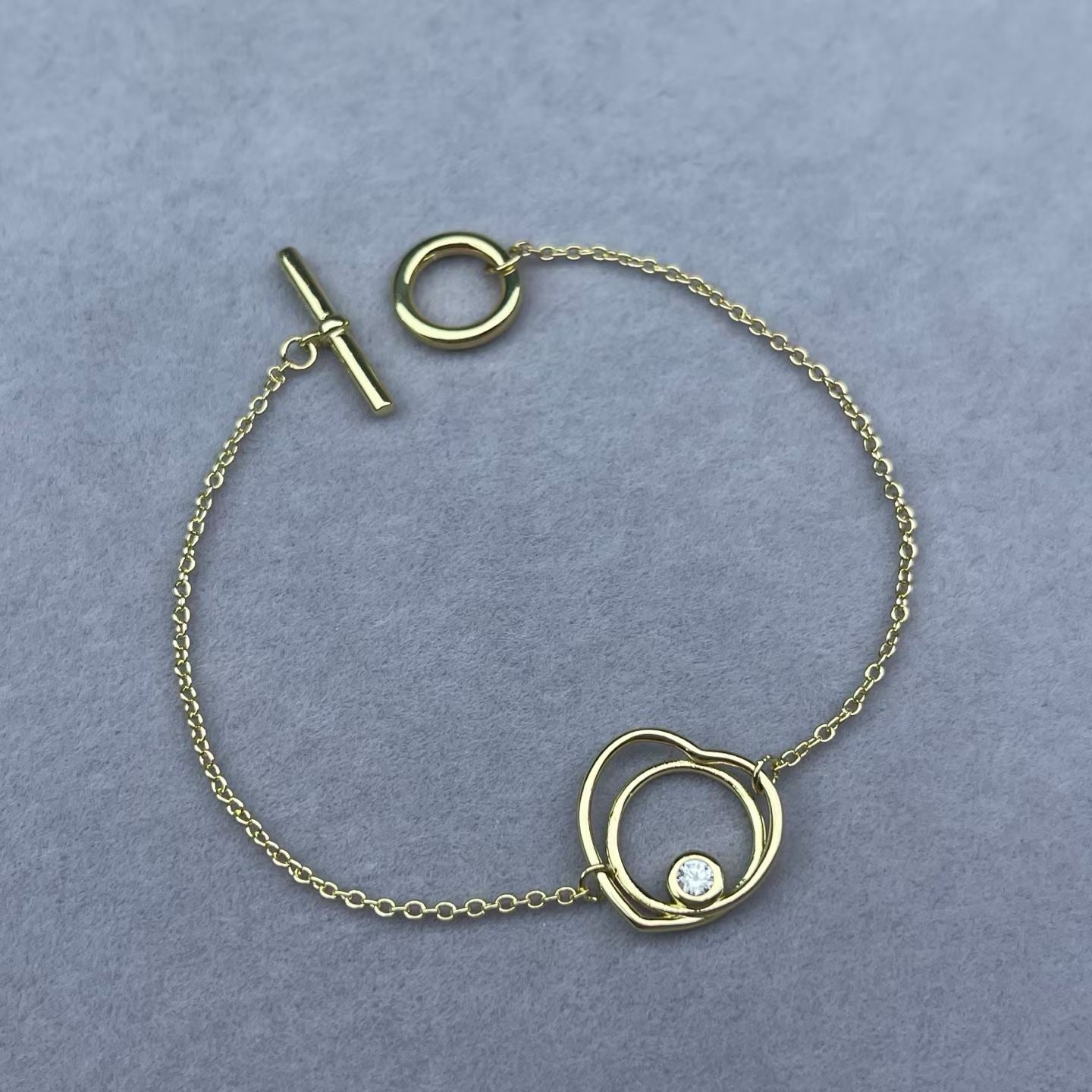 [Garvey]HOLLOW HEART SINGLE DIAMOND BRACELET