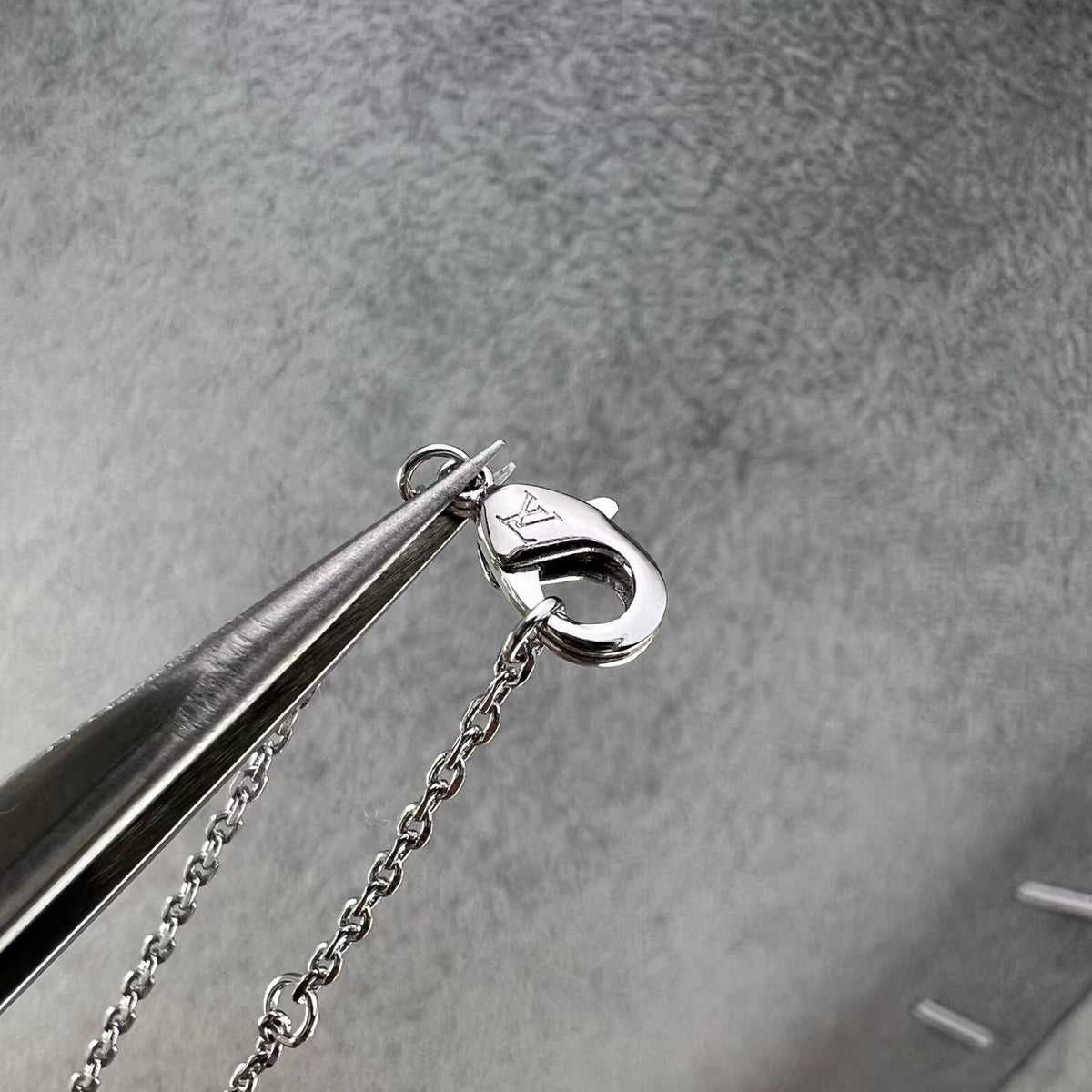 [Garvey]FOUR-LEAF CLOVER OPENWORK NECKLACE