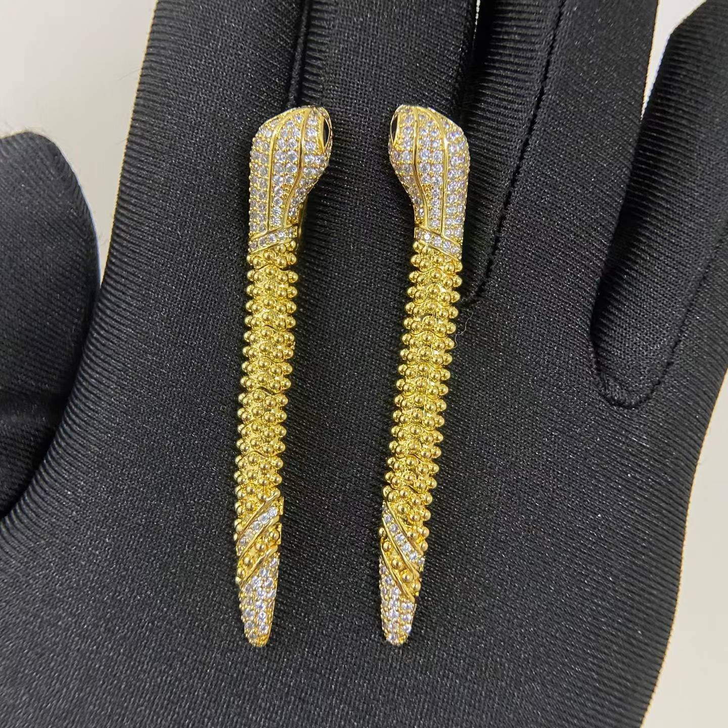 [Garvey]DIAMOND-SET DEW DROP SERPENT SERIES SNAKE CLIP EARRINGS