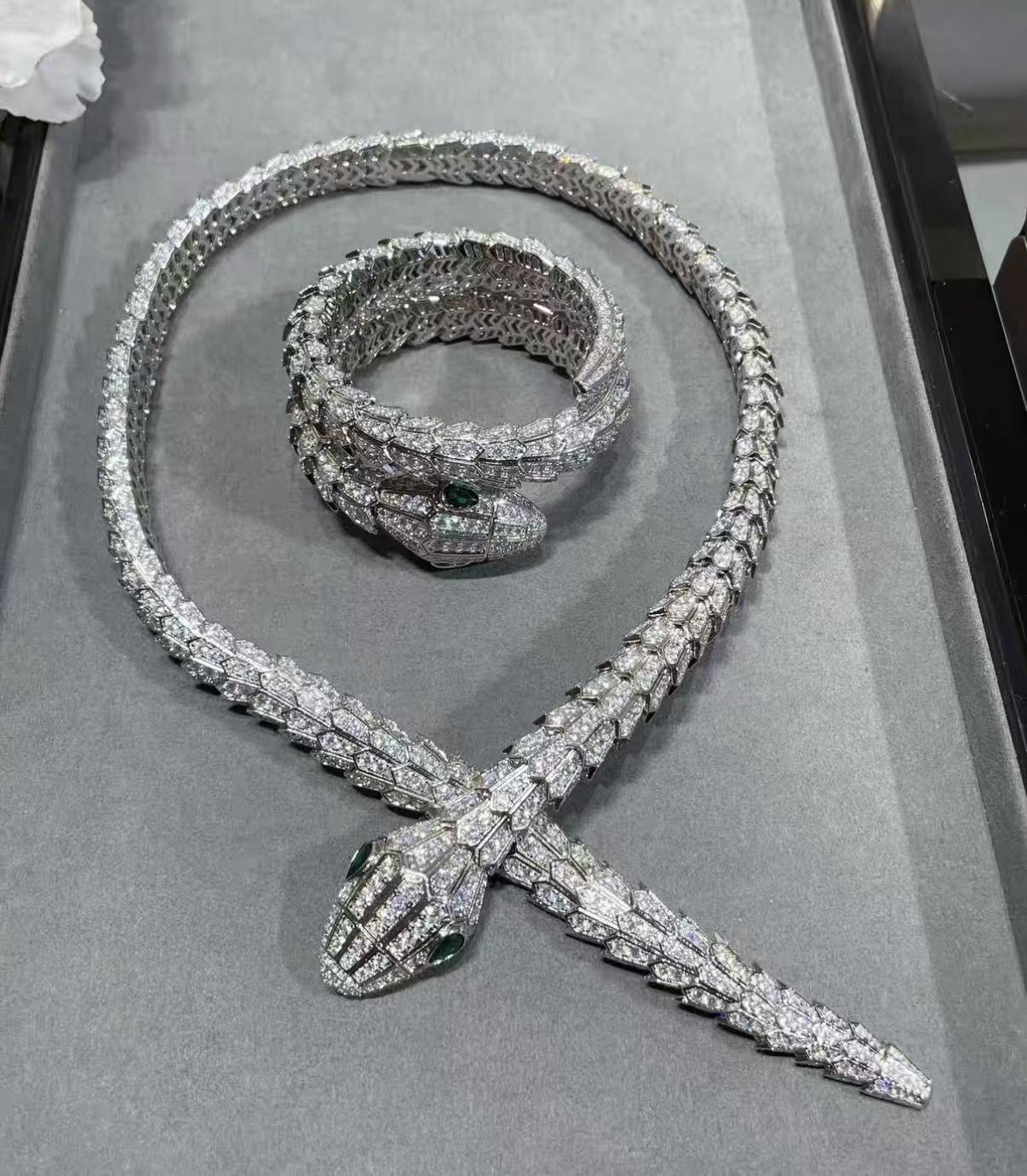 [Garvey]SERPENTI LARGE SIZE SNAKE NECKLACE