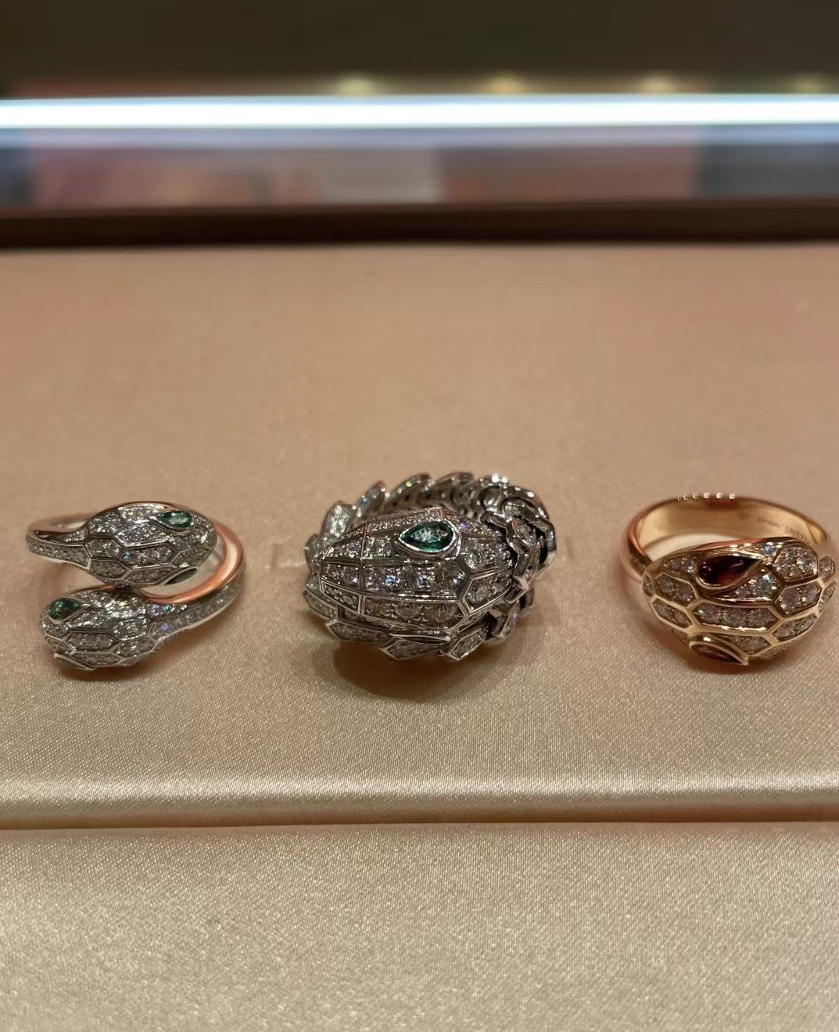 [Garvey]SERPENTI EMERALD SNAKE RING