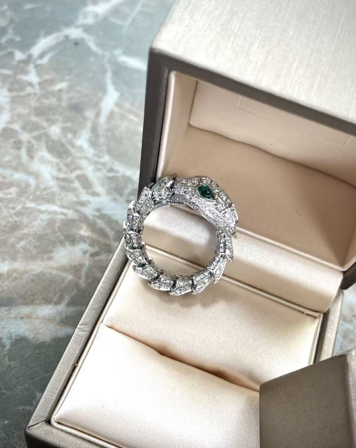 [Garvey]SERPENTI EMERALD SNAKE RING