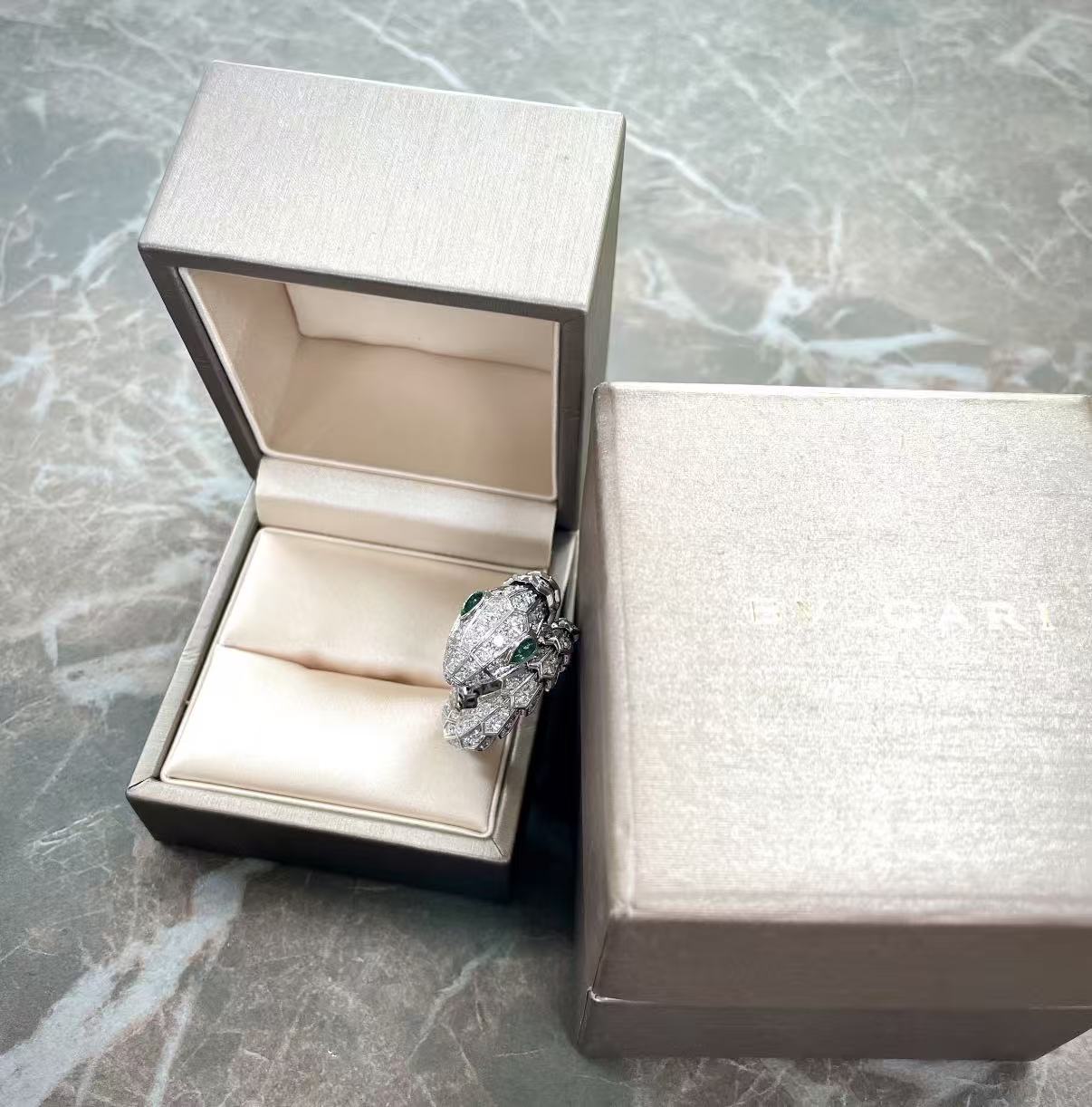 [Garvey]SERPENTI EMERALD SNAKE RING