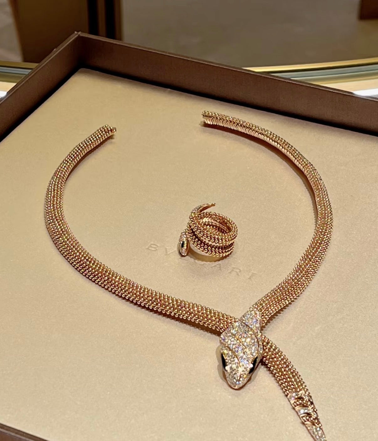 [Garvey]SERPENTI FULL DIAMOND SNAKE RING