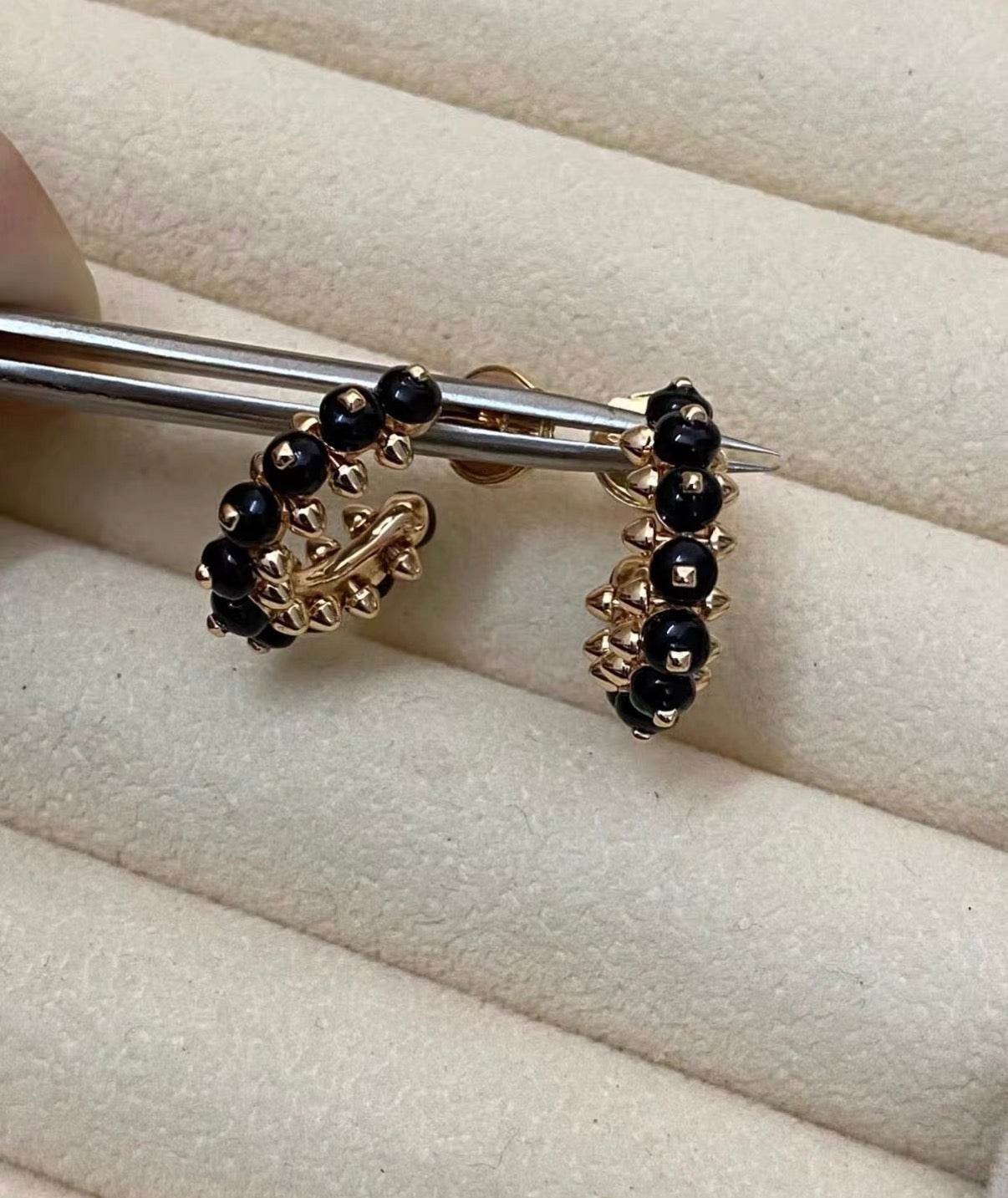 [Garvey]CLASH COLLECTION AGATE CHALCEDONY STUD EARRINGS