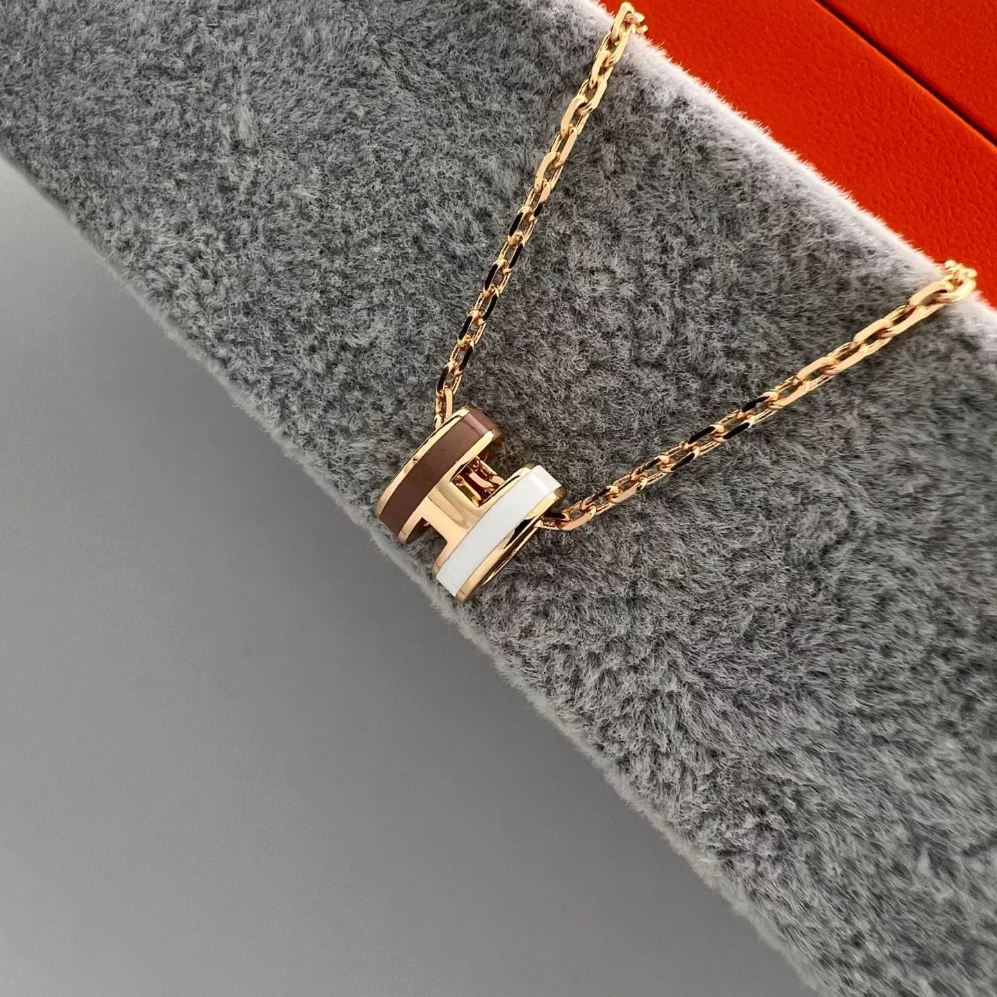 [Garvey]MINI TWO-TONE H PENDANT NECKLACE