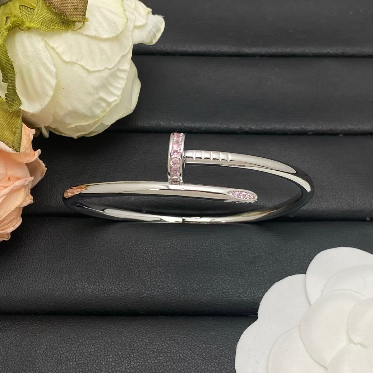 [Garvey]FIRST RELEASE. NEW NAIL PINK DIAMOND BANGLE