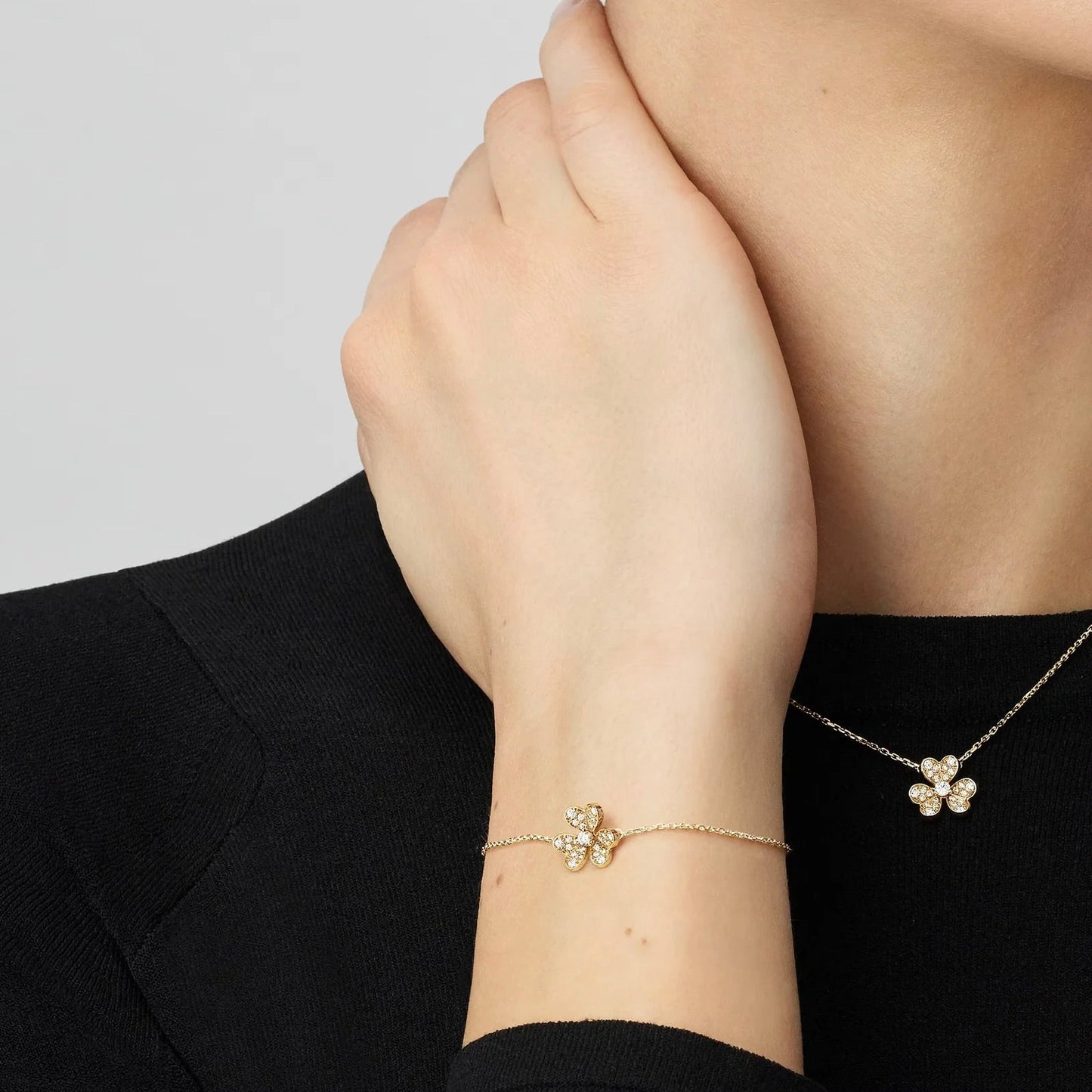 [Garvey]LUMINOUS BLOSSOM SINGLE-MOTIF CHARM BRACELET
