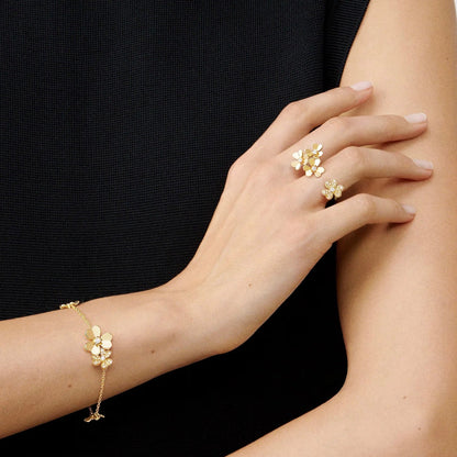 [Garvey]LUMINOUS BLOSSOM 5-MOTIF CHARM BRACELET