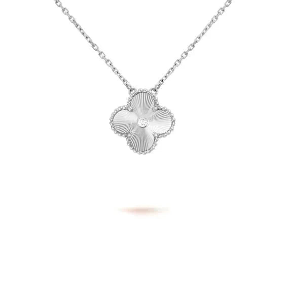 [Garvey ]CLOVER  15MM DIAMOND LASER NECKLACE SILVER