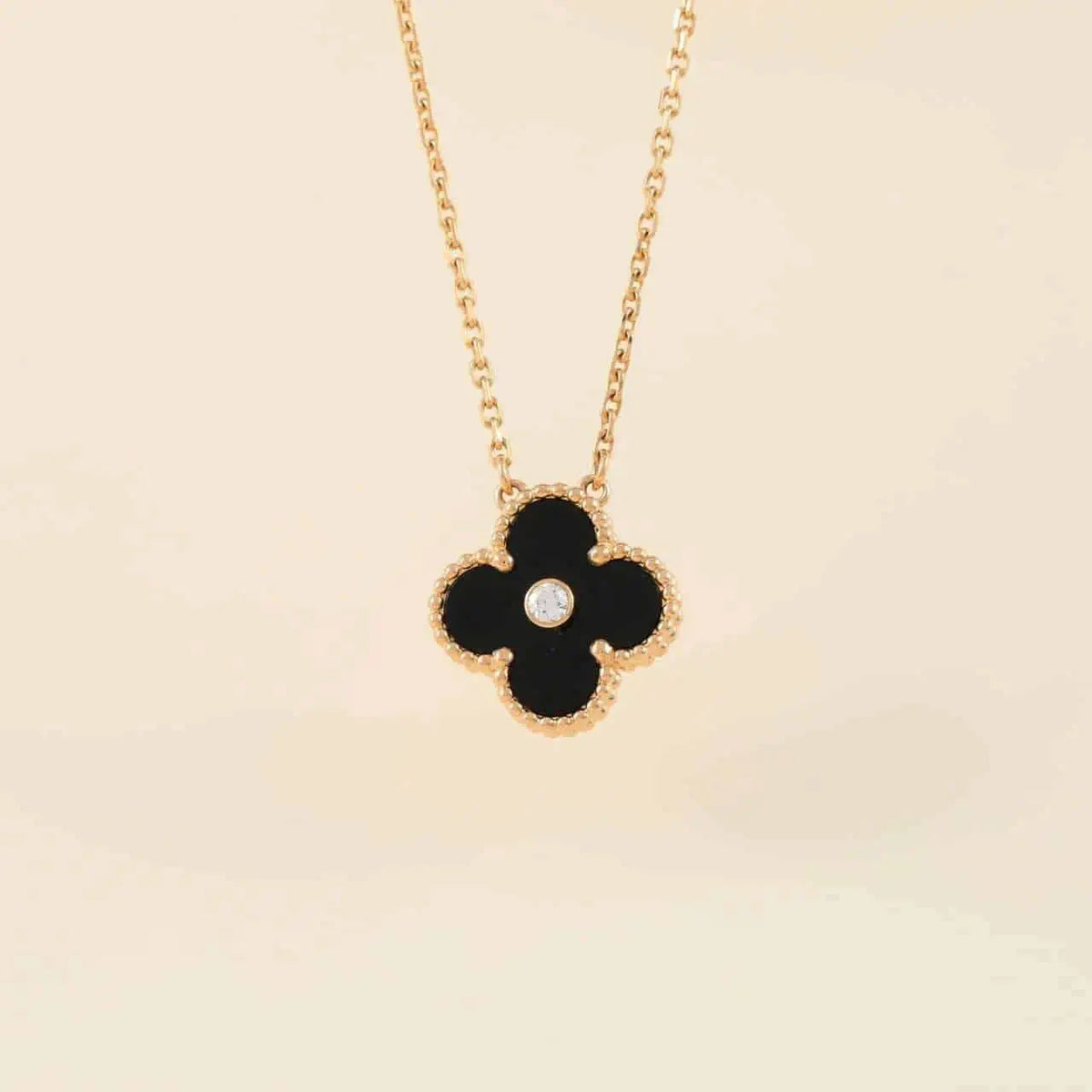 [Garvey ]CLOVER 15MM DIAMOND ONYX NECKLACE