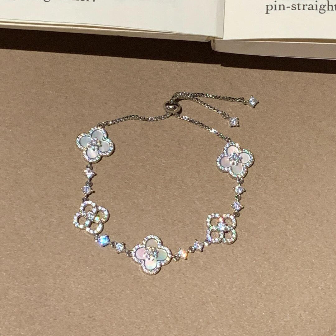 [Garvey ]CLOVER 5 MOTIF PINK BLUE RED WHITE BRACELET