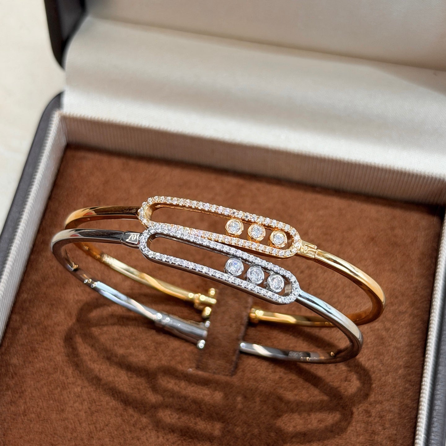 [Garvey]MOVE PAVÉ DIAMOND BANGLE BRACELET M