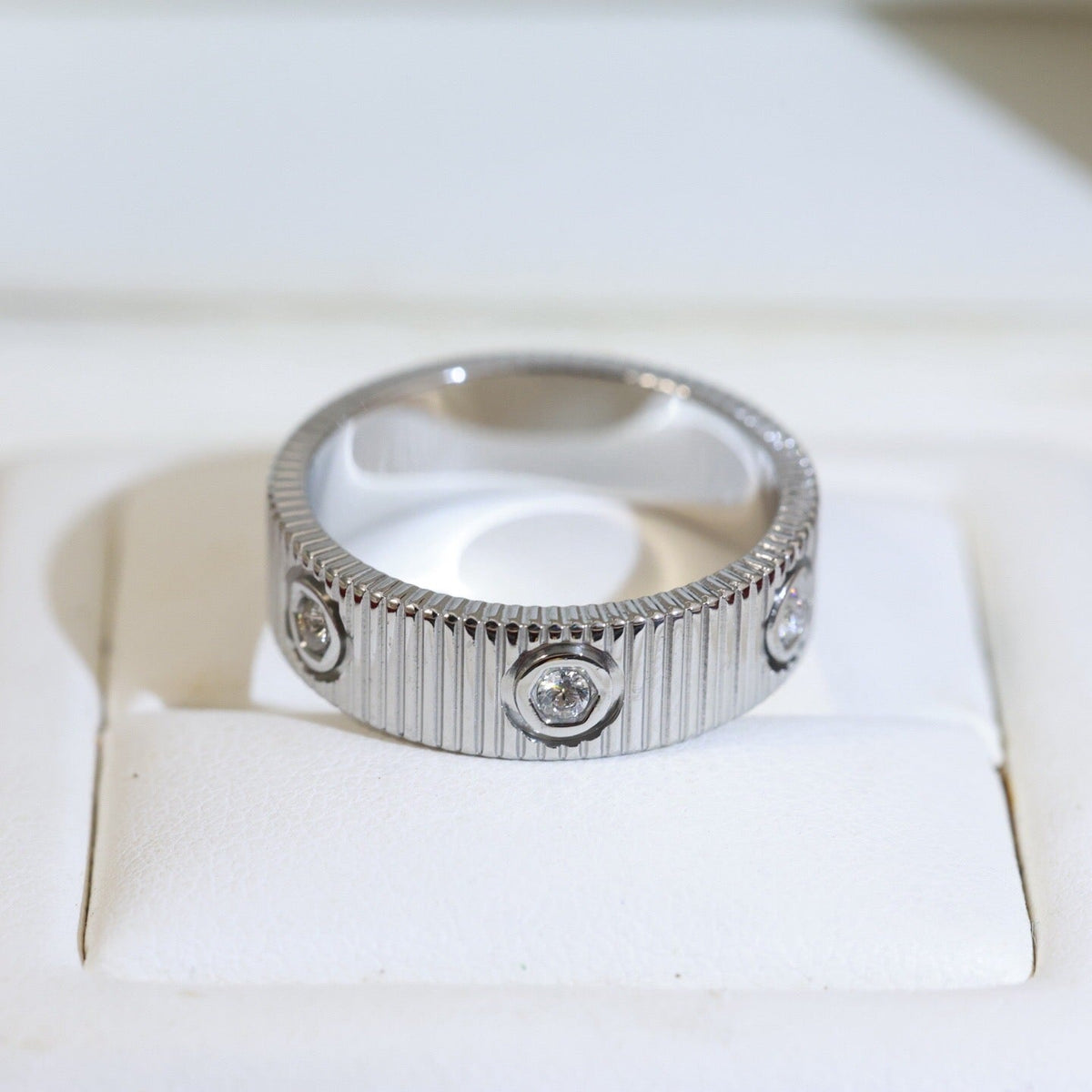 [Garvey]LOVE 6.5MM UNLIMITED 6 DIAMONDS RING