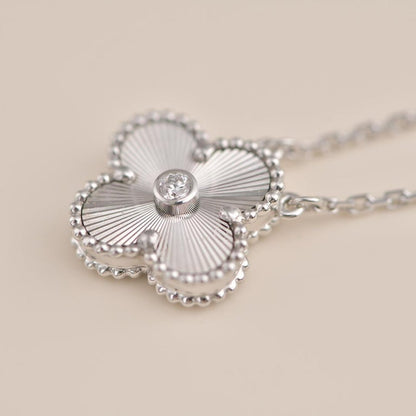 [Garvey ]CLOVER  15MM DIAMOND LASER NECKLACE SILVER