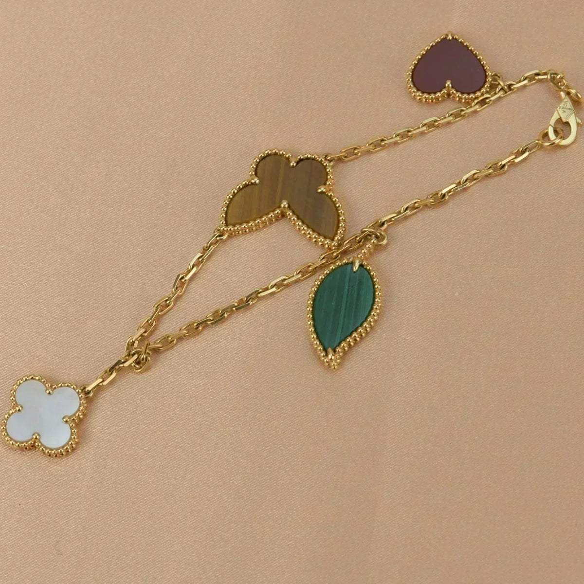 [Garvey ]LUCKY SPRING 5 MOTIF GOLD BRACELET