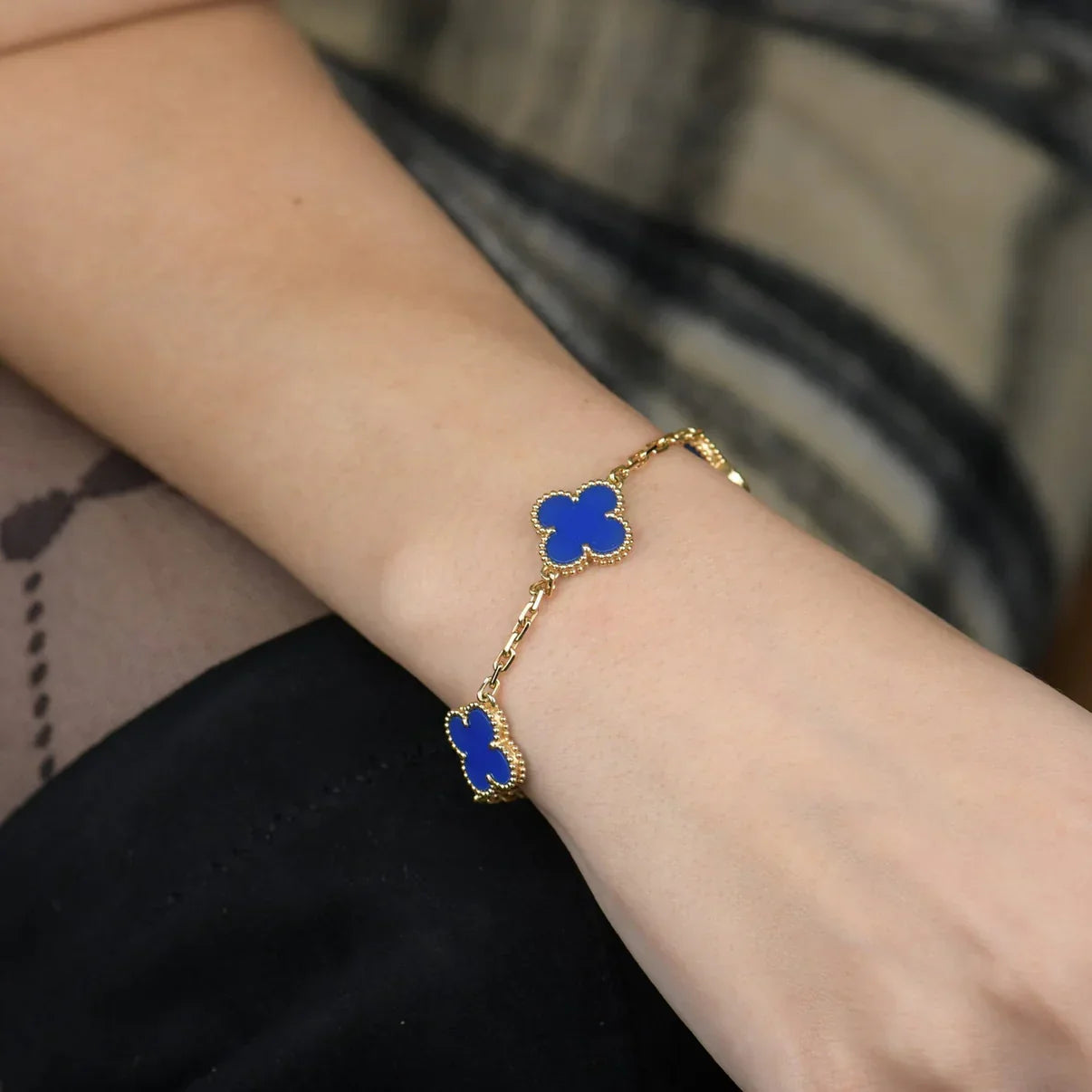 [Garvey]LUCKY CLOVER 5-MOTIF BRACELET - BLUE AGATE COLLECTION