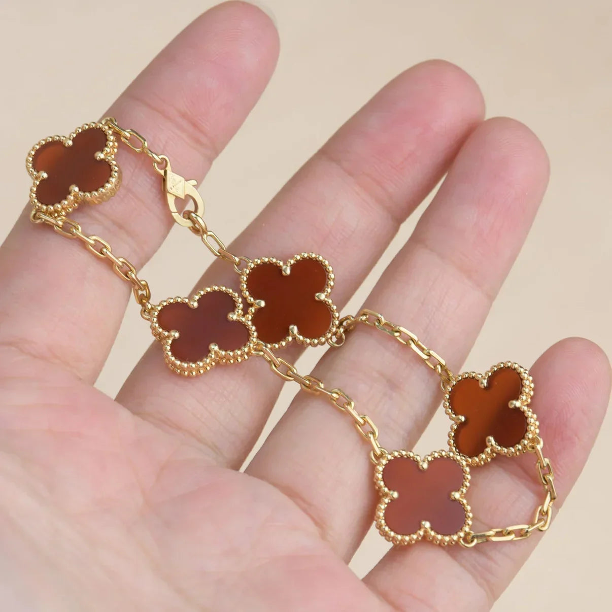 [Garvey]LUCKY CLOVER 5-MOTIF BRACELET - RED CARNELIAN COLLECTION