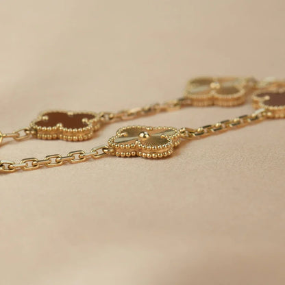 [Garvey]LUCKY CLOVER 5-MOTIF BRACELET - RED CARNELIAN COLLECTION