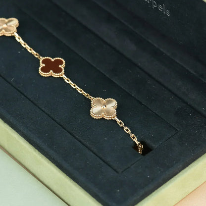 [Garvey ] CLOVER 5 MOTIF RED CORNELIAN BRACELET COLLECTION