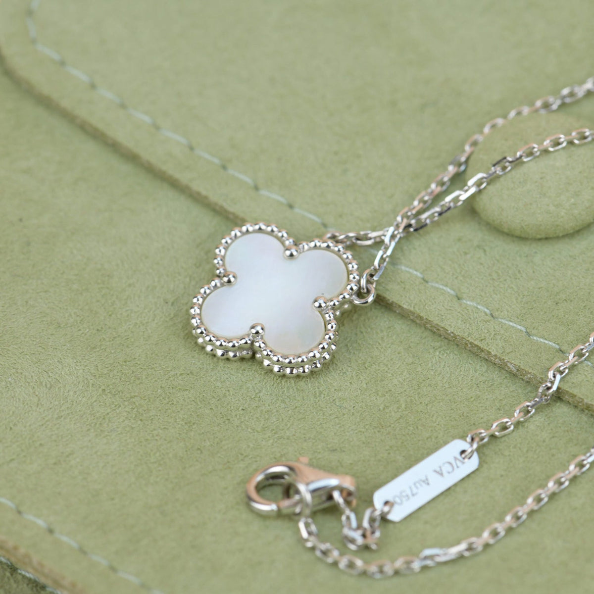 [Garvey ]CLOVER  15MM WHITE MOTHER-OF-PEARL SILVER