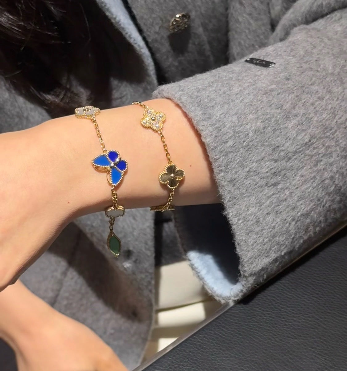 [Garvey]SPRING ENCHANTMENT BUTTERFLY & FLORAL CHARM BRACELET
