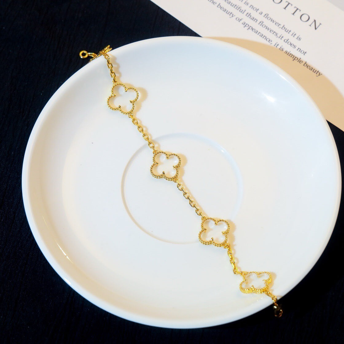 [Garvey ]CLOVER 5 MOTIF ROCK CRYSTAL BRACELET